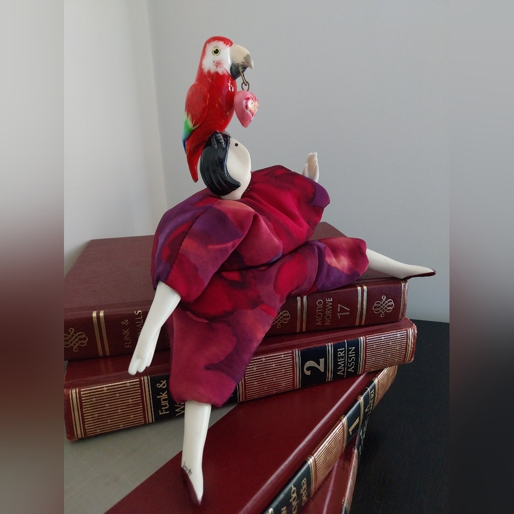 Artistic Ceramic Figurine with Parrot - Picture 6 of 14